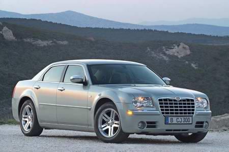 探索经典与豪华的完美融合，Chrysler 300C的非凡之旅